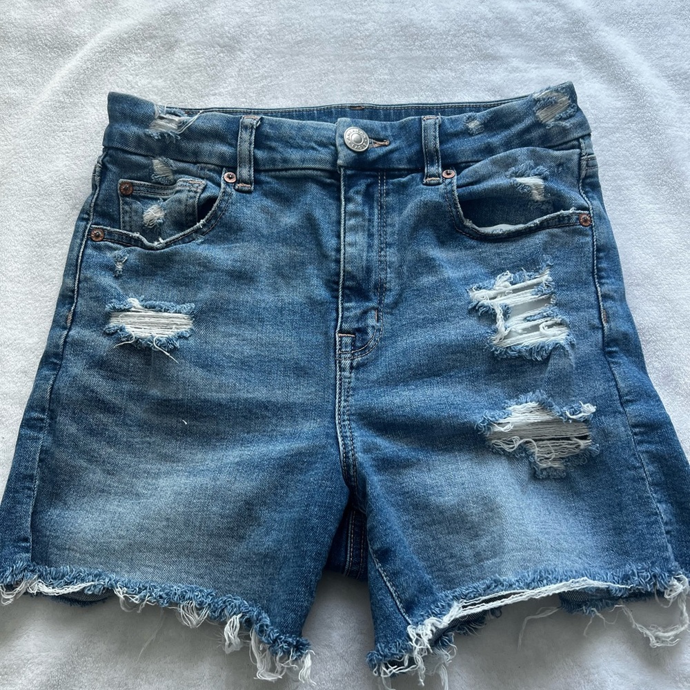 AE Hight Waisted Ripped Shorts